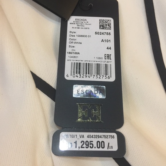 Winter white with black line dress by Escada - Picture 8 of 8